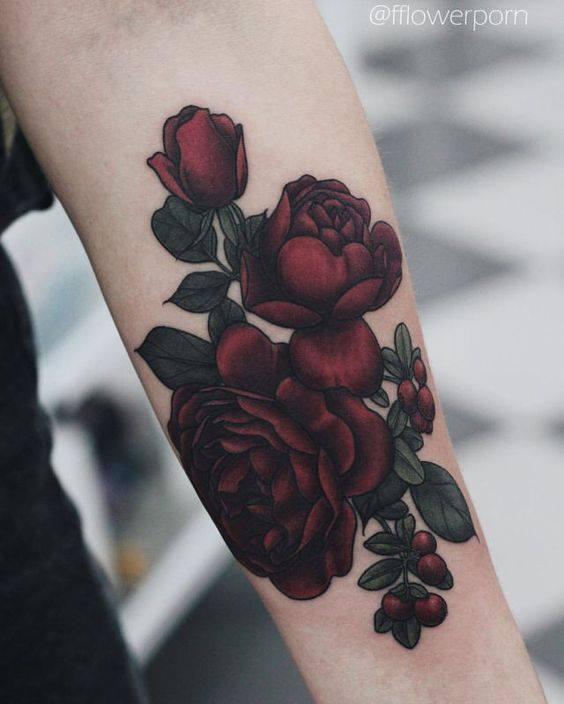 Tatuajes de rosas para mujer