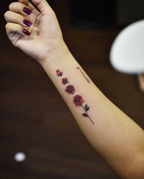 Tatuajes de rosas para mujer