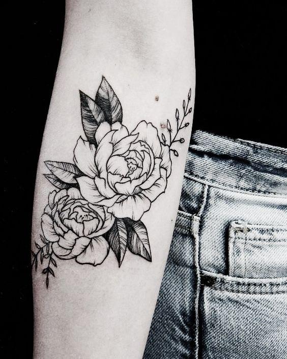 Tatuajes de rosas para mujer