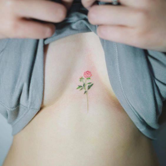 Tatuajes de rosas para mujer