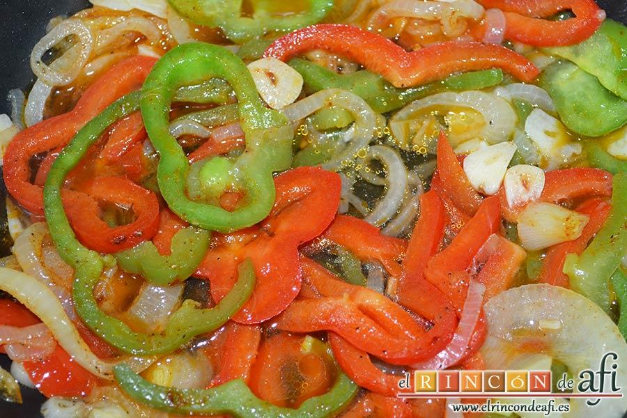 Chuletón de ternera con papas al horno, añadir el coñac y el vino blanco