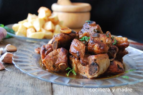 Costillas de cerdo al ajillo