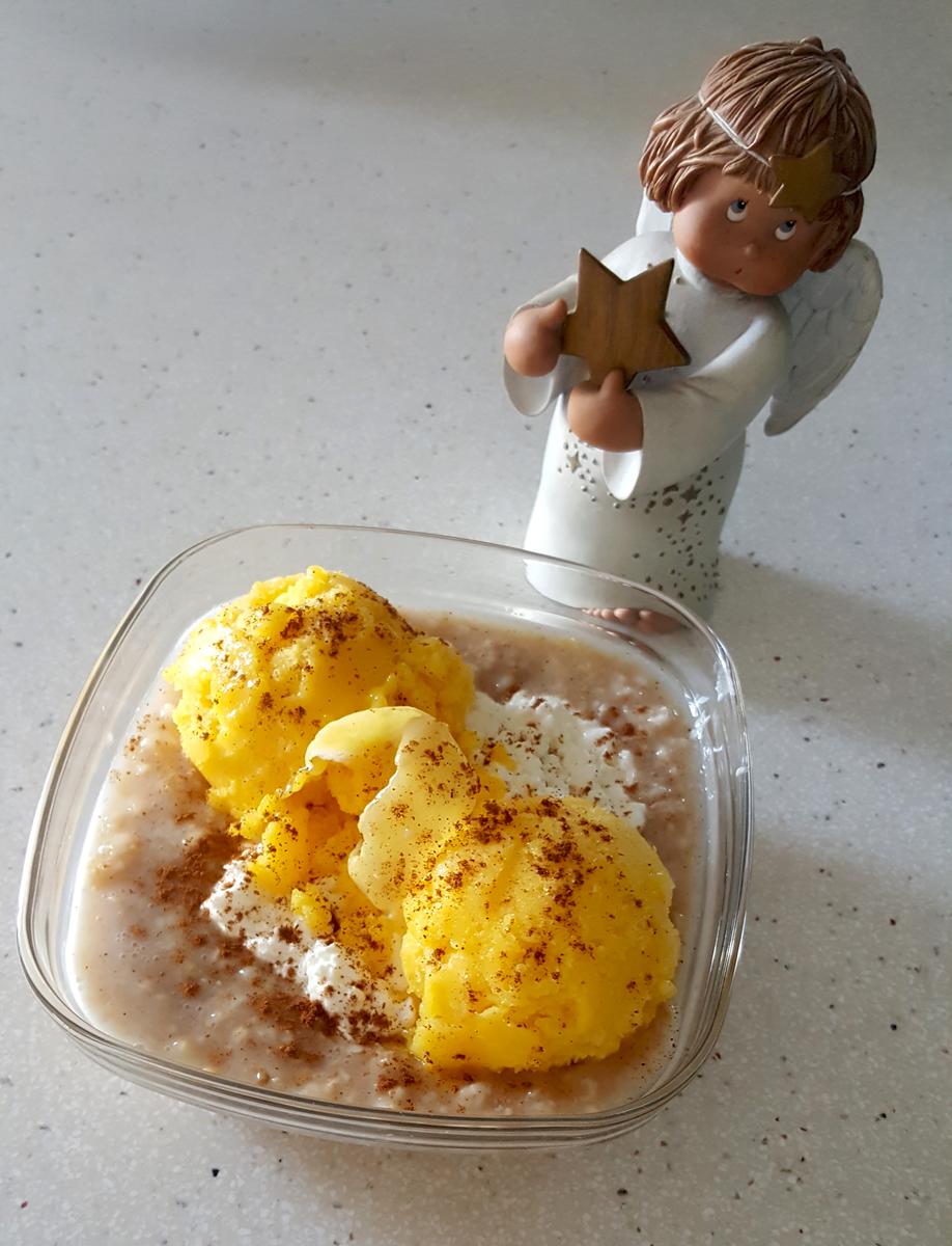 Gachas con cottage y helado de mango