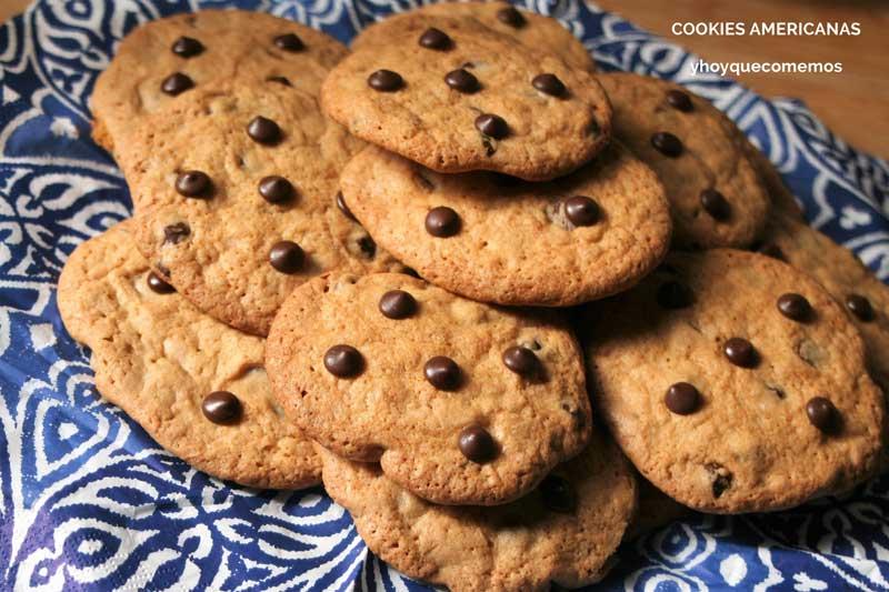 cookies americanas con chips de chocolate