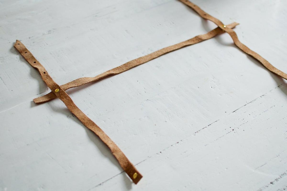 06-DIY-Leather-Towel-Strap