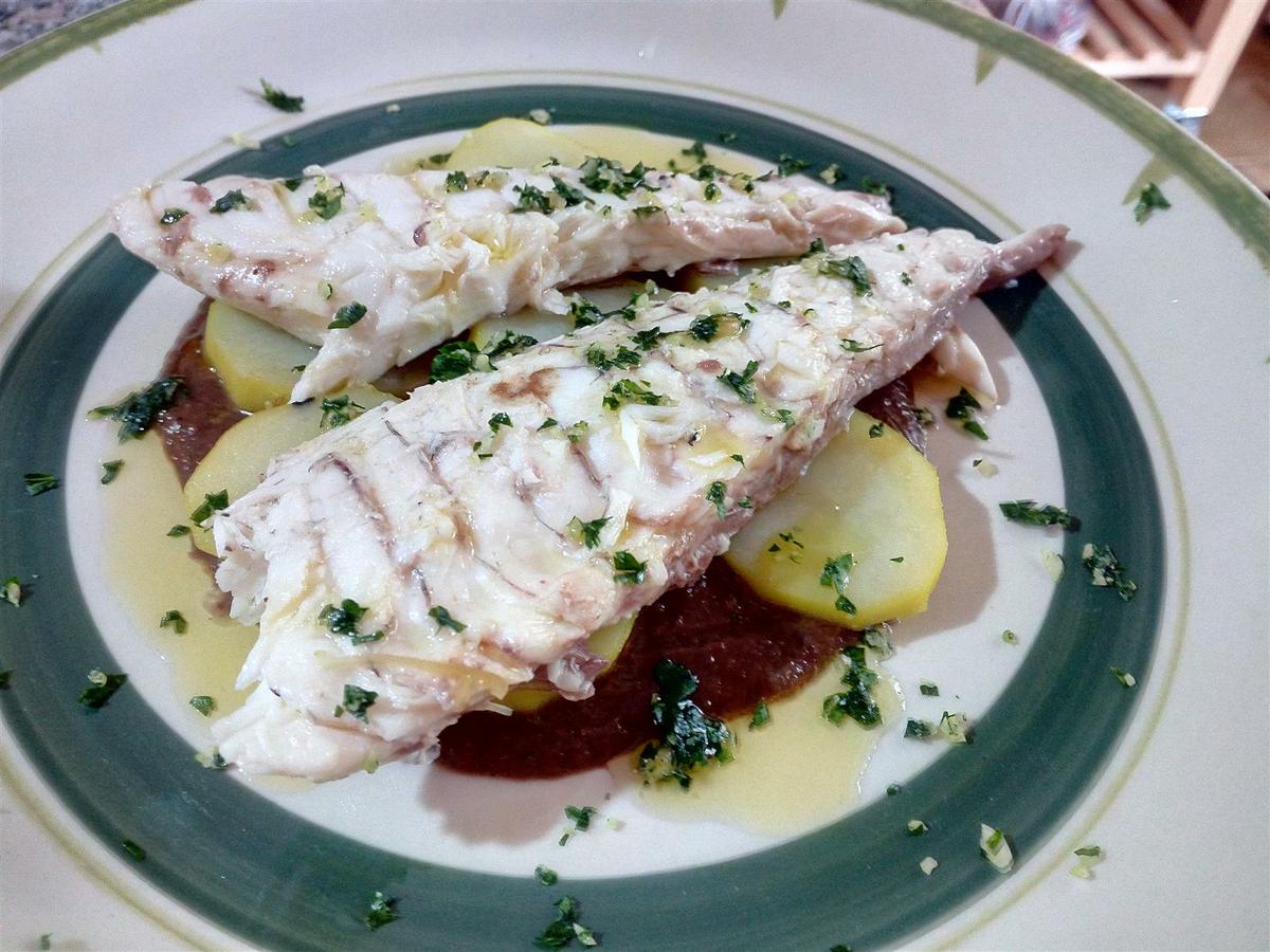 Dorada a la espalda con patatas - Orata in padella con patate allo zafferano e crema di cipolle - Sea bream oven recipes
