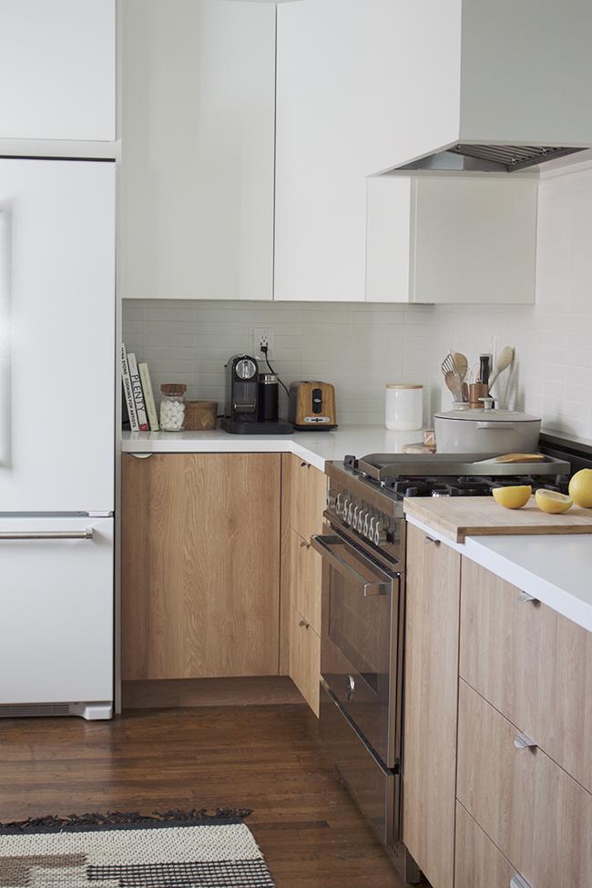 cafetera sobre encimera