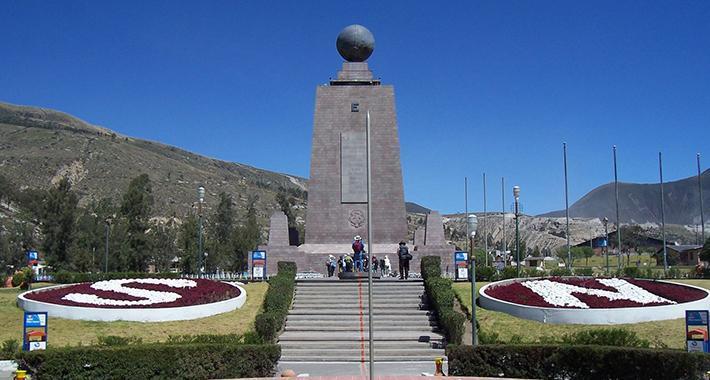 Monumento a la mitad del mundo