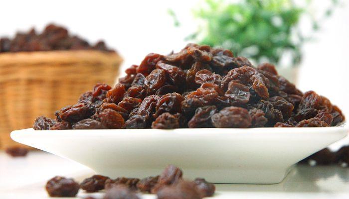 agua de pasas para el higado graso