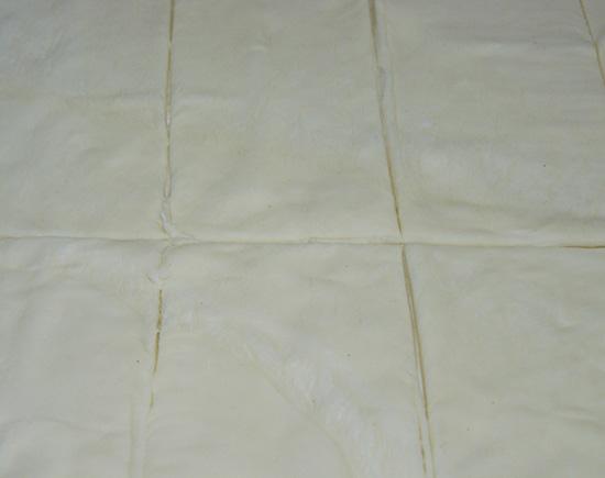 Hojaldres de salchichas, tomate y queso