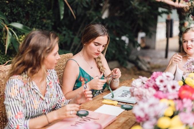 La bridal party de Lara