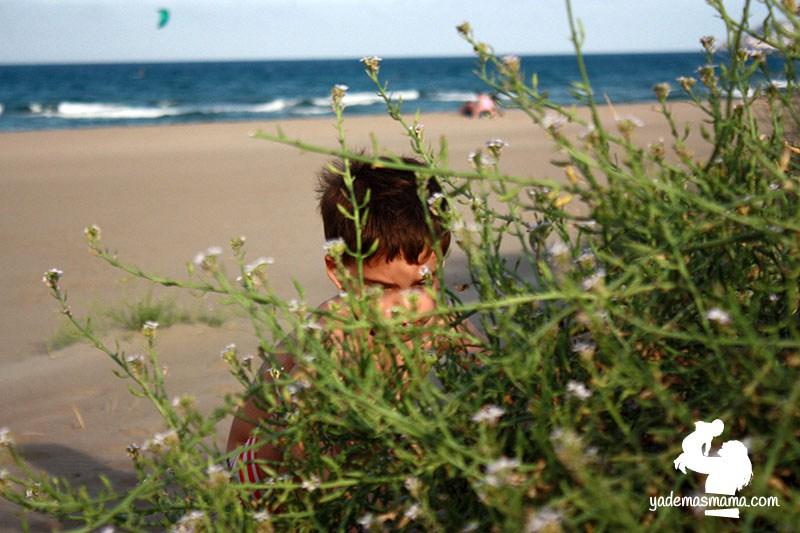 jugando en las dunas