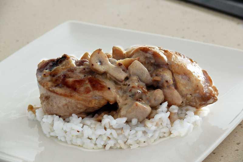 pollo con nata (crema de leche)