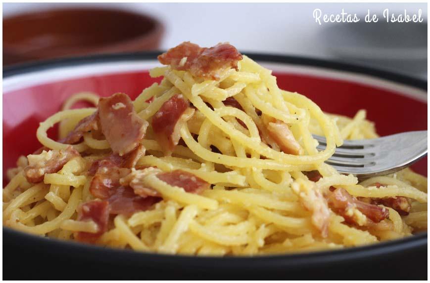 Auténticos espaguetis a la carbonara sin nata (crema de leche)
