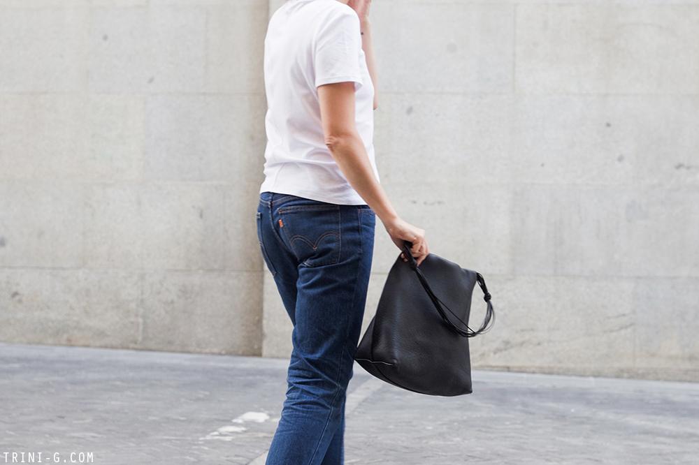 Trini | The Row t-shirt Levis jeans