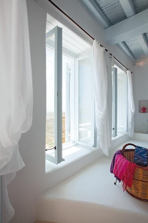 Casa de verano en blanco y azul pastel | Decoración