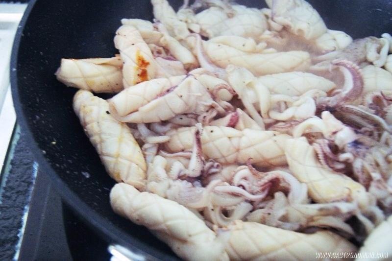 Calamares picantes al wok