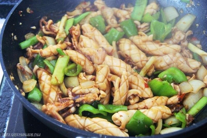 Calamares picantes al wok