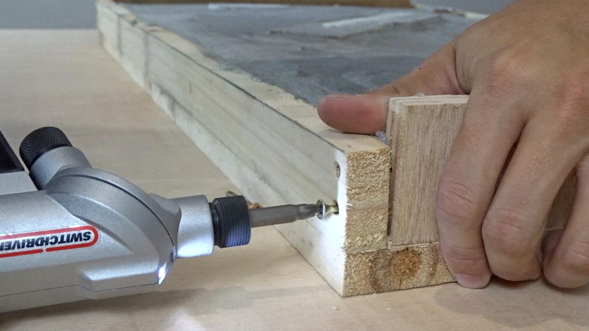 Macetero colgante de cemento 15