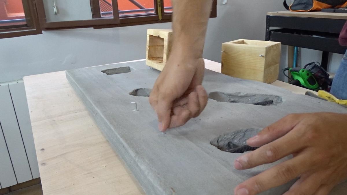 Macetero colgante de cemento 27