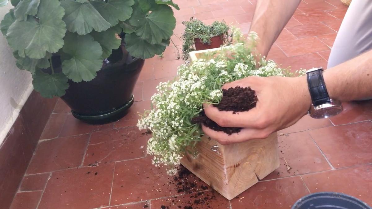 Macetero colgante de cemento 32