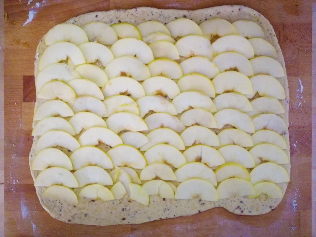 Trenza de brioche con manzana