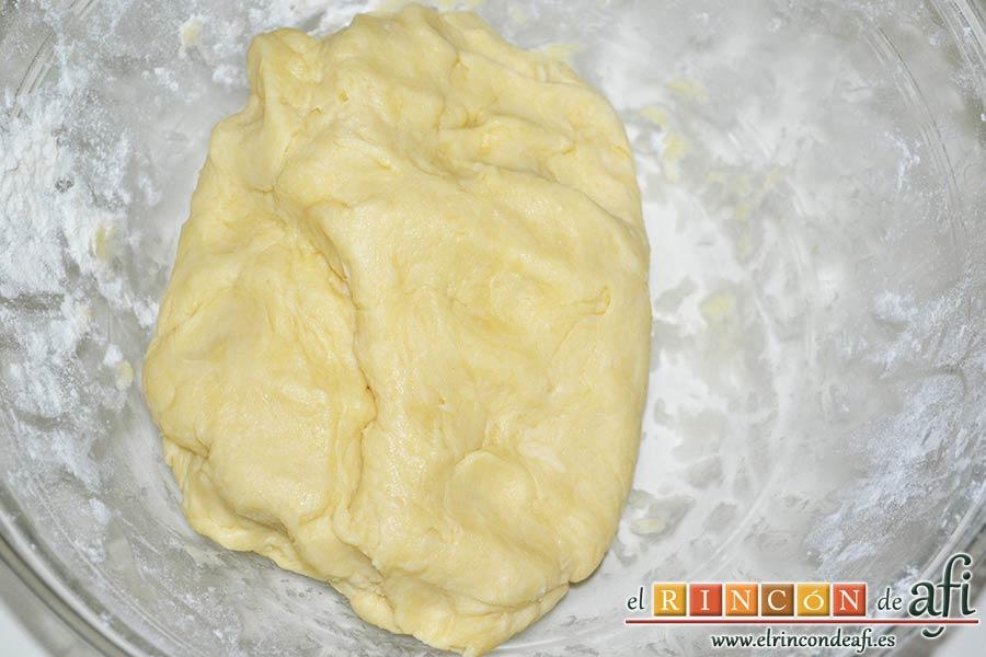 Panecillo del país, formar una bola con las manos