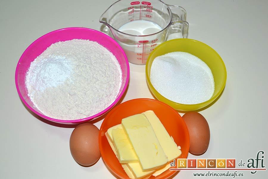 Magdalenas con frosting de chocolate, preparar los ingredientes para las madgalenas