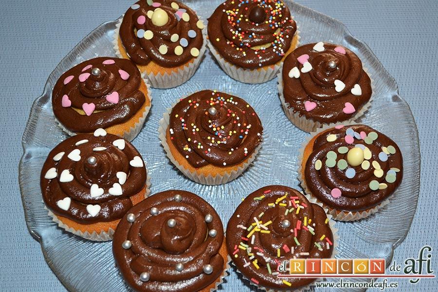 Magdalenas con frosting de chocolate, sugerencia de presentación 1