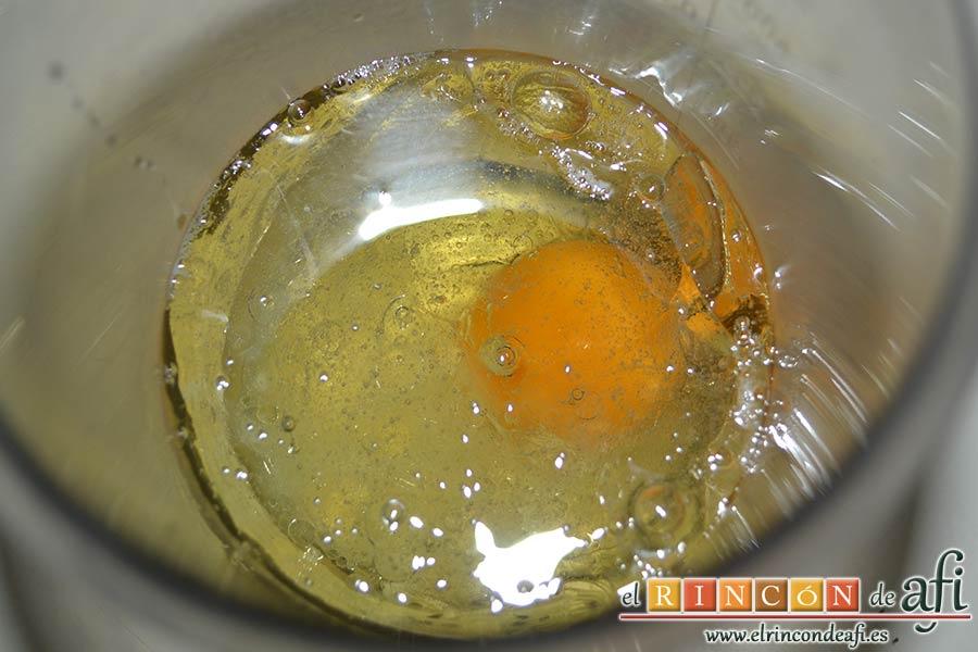 Mayonesa casera, añadir el aceite de girasol