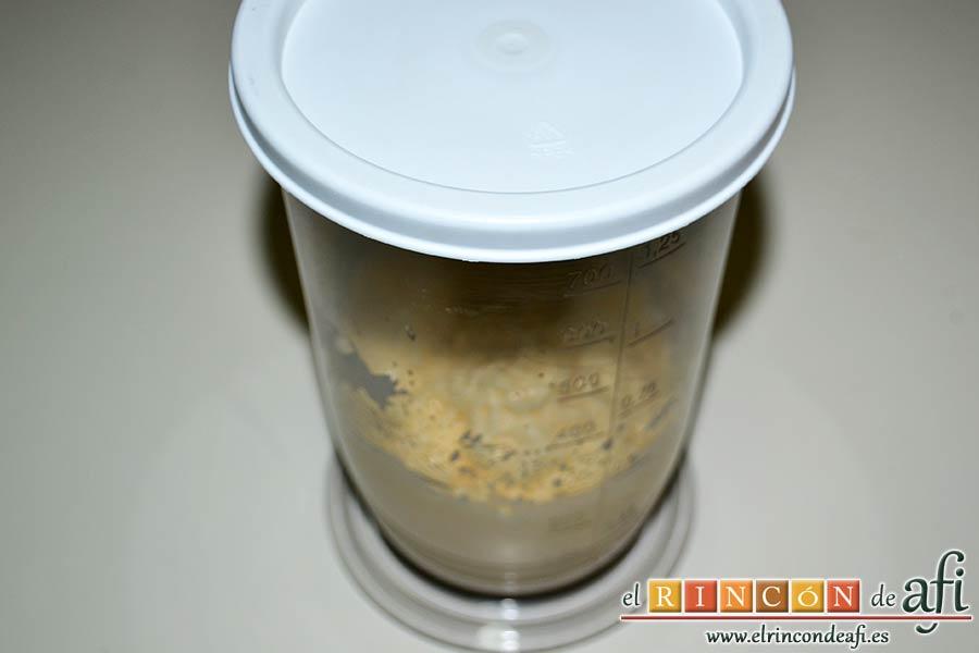 Mayonesa casera, tapa el recipiente y mételo en la nevera hasta consumirla, dentro de las siguientes 24 horas