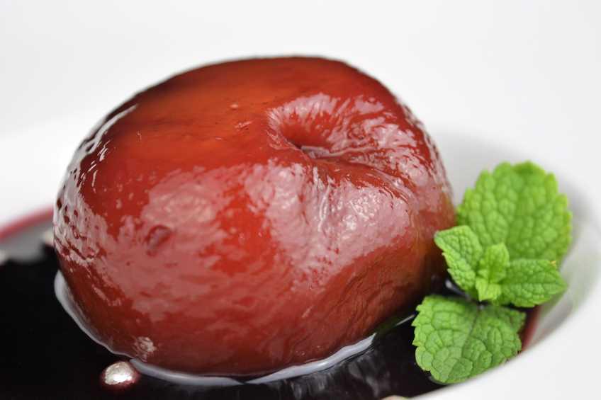 Cómo hacer melocotones al vino