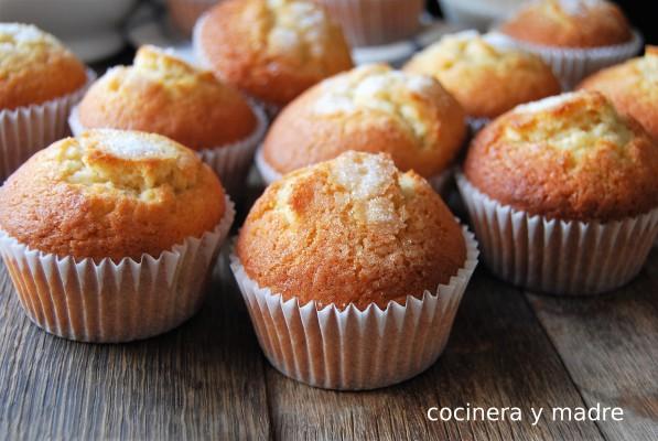 Magdalenas de vainilla fáciles y esponjosas