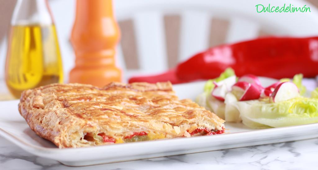 Hojaldre de pimientos con queso de cabra