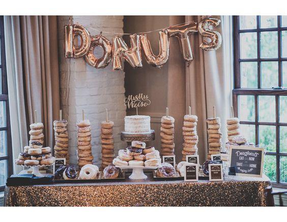 Donuts bar para bodas. Ideas para blog de boda.