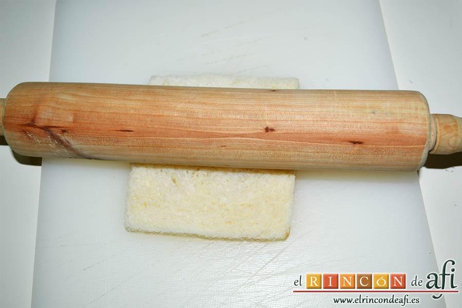 Enrolladitos de paté Mano de Hierro y pan de molde, estiramos las rebanadas de pan con un rodillo