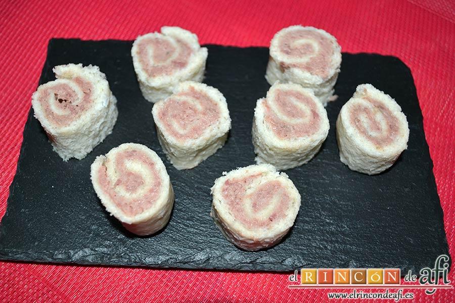 Enrolladitos de paté Mano de Hierro y pan de molde, sugerencia de presentación