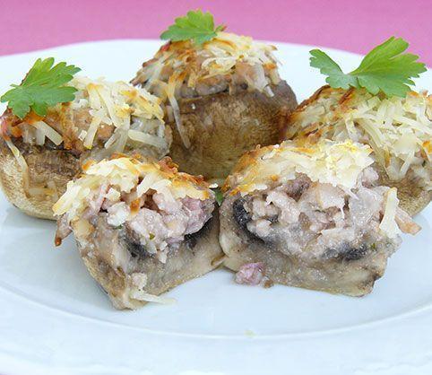 Revuelto de morcilla con piñones