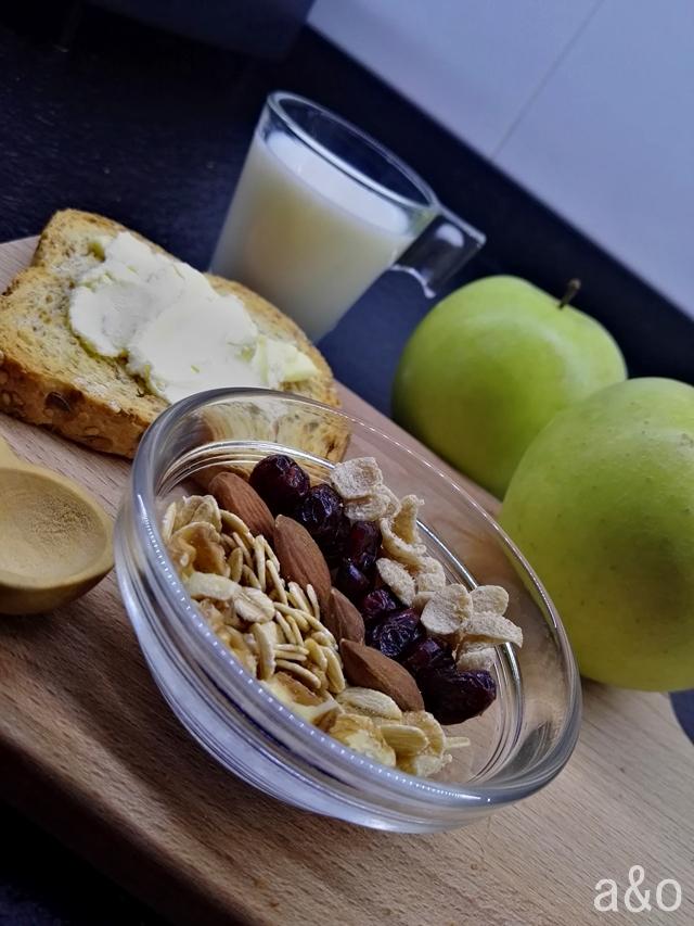 Muesli casero con sirope de manzana.