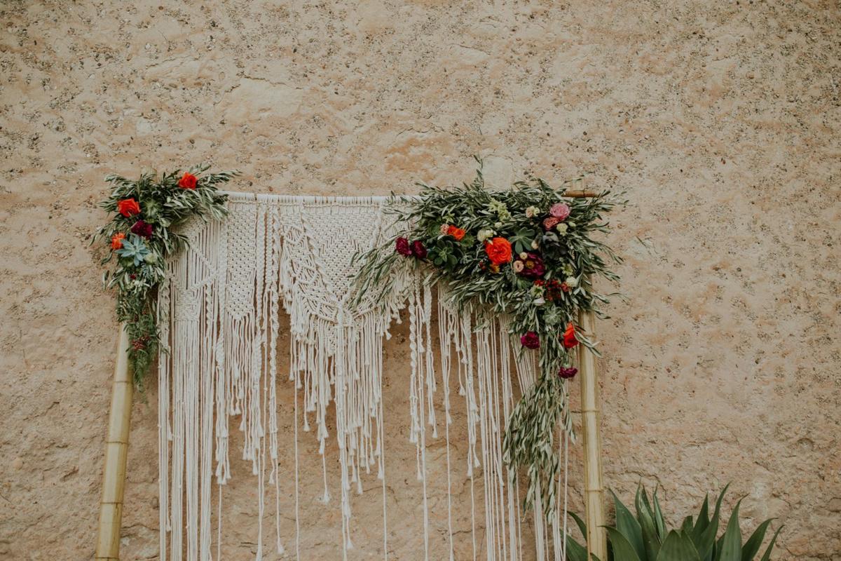 Arco de macramé. Inspiración de boda mediterránea. Cactuslove. Wedding Planner en Alicante y Murcia