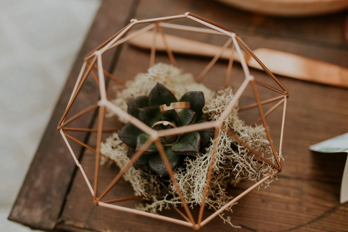 Alianzas de cobre. Inspiración de boda mediterránea. Cactuslove. Wedding Planner en Alicante y Murcia