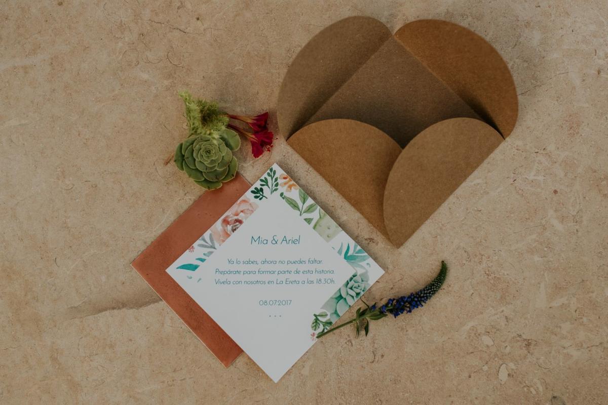 Invitaciones para boda de verano. Invitaciones diferentes. Kraft. Wedding Planner en Alicante y Murcia, Miadreamer.