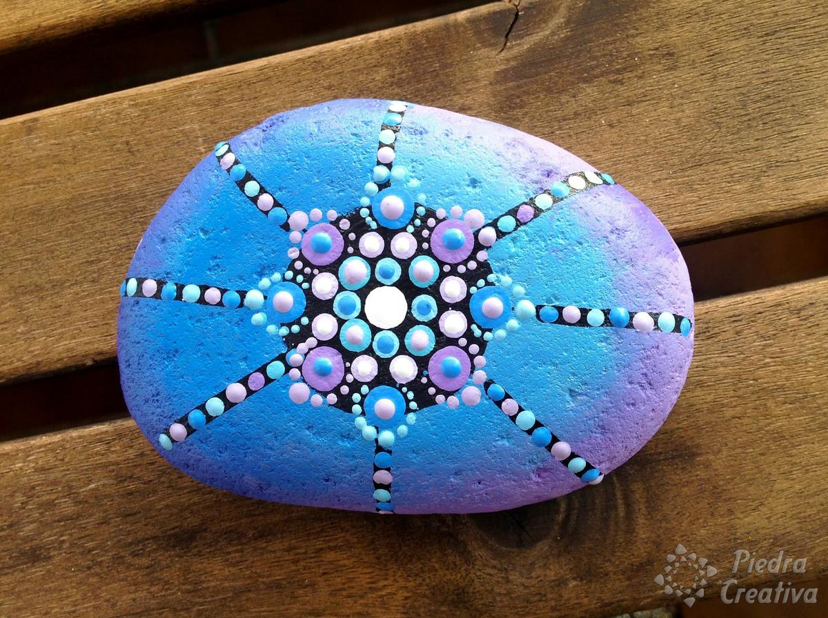 Mandala de colores fríos de PiedraCreativa