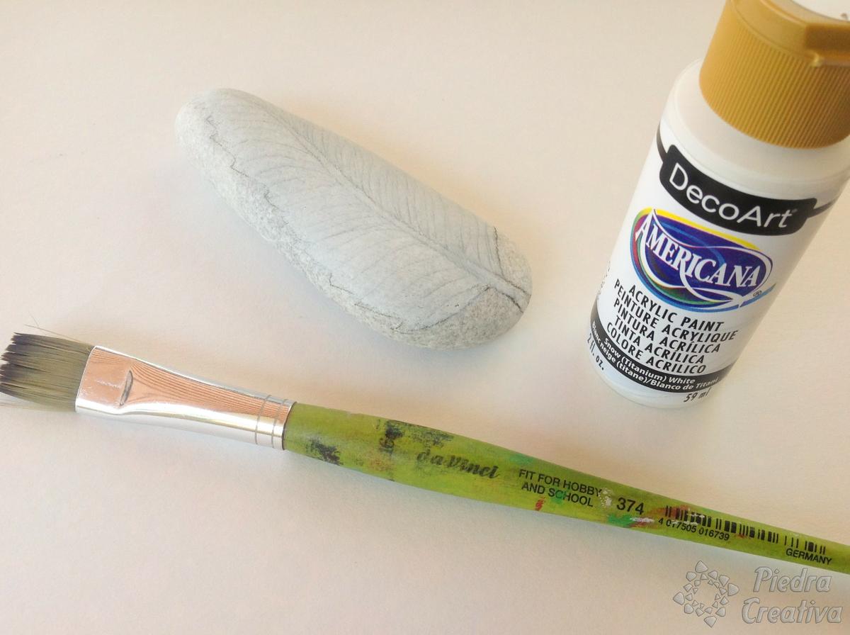 Piedra de pluma pintada blanco 