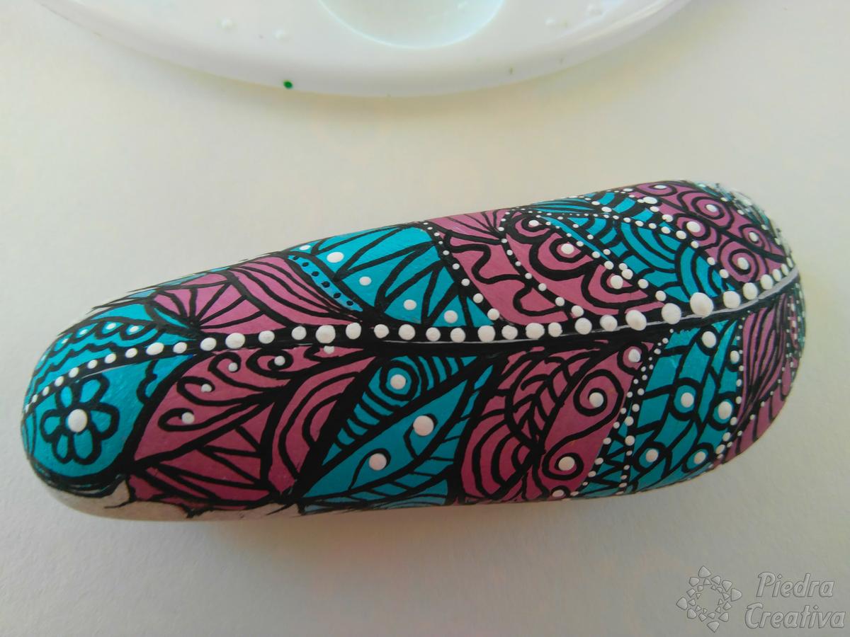 DIY pluma con puntillismo