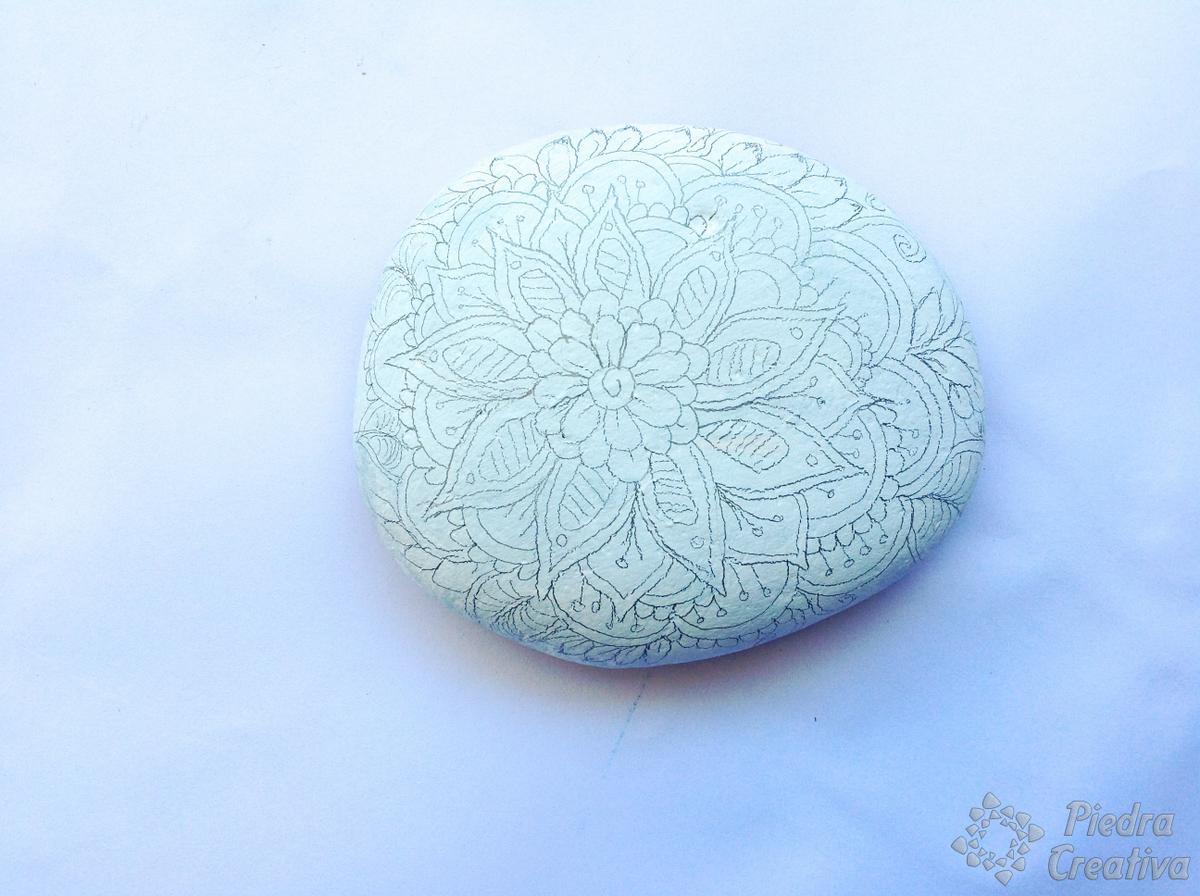 Diy mandala dibujada de flor