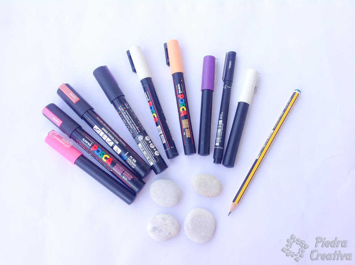 Piedras pintadas de flores con rotuladores