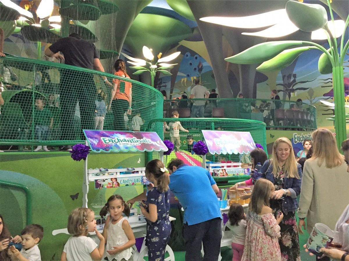 FIESTA DE PRESENTACIÓN DE ENCHANTIMALS DE MATTEL Foto de %title