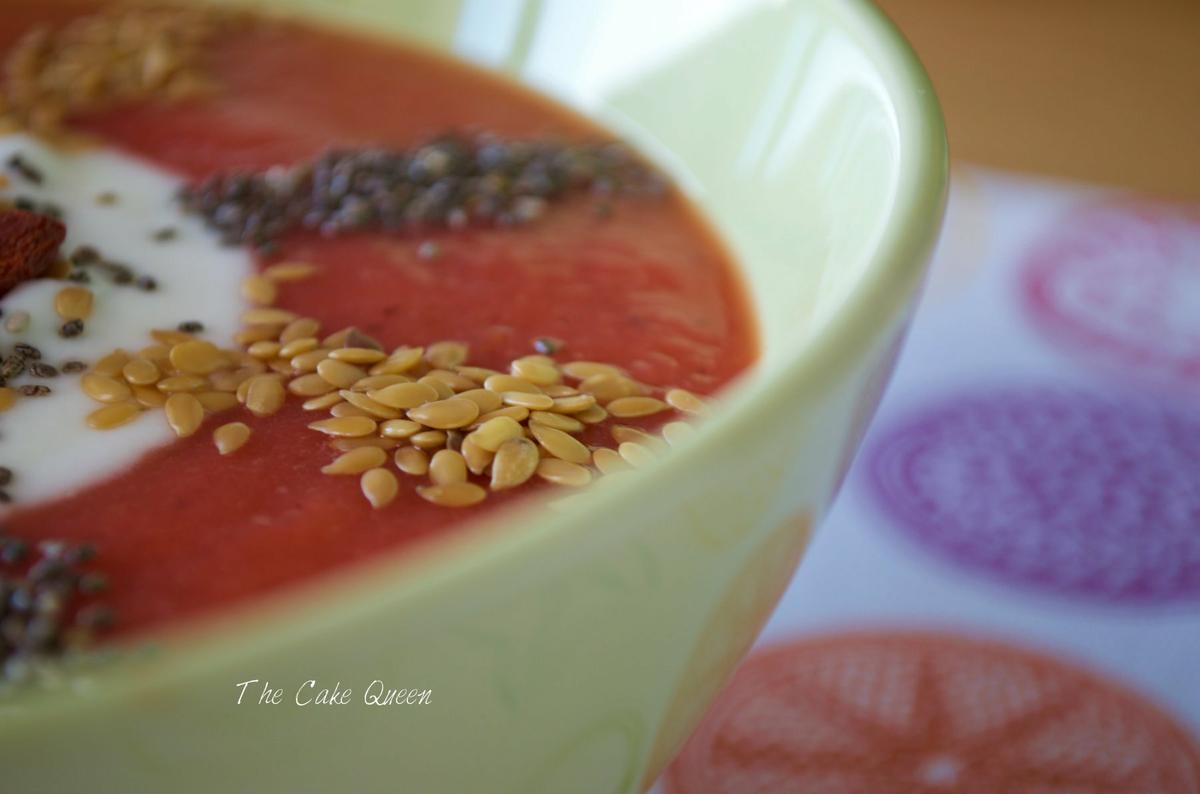 Smoothie bowl de fresas, kiwi y manzana