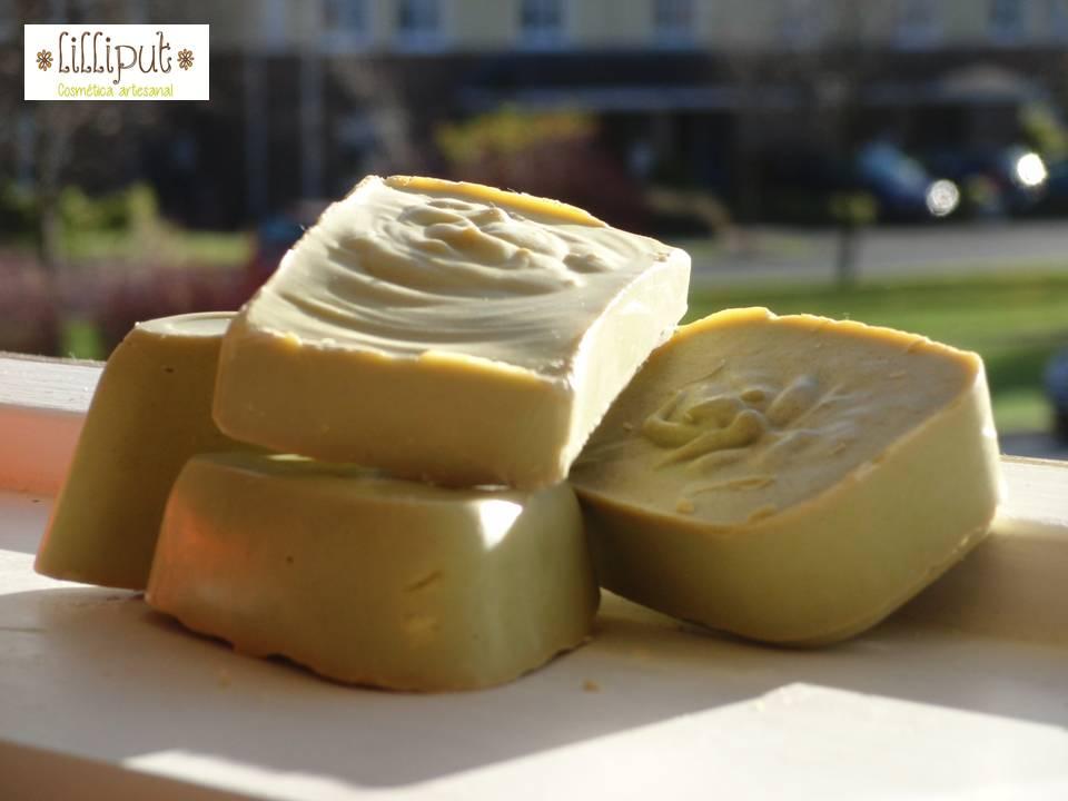Primer jabón de zumo de hierba de trigo de Lilliput